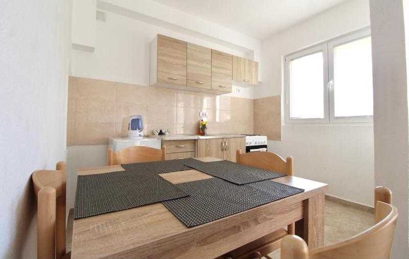 Cejovic Apartments & Pool - image 5