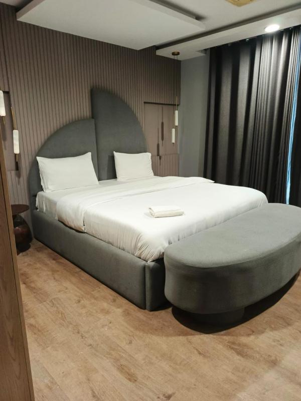 Luxury and Spacious Apartment - image 1