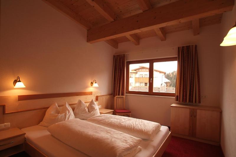 Comfort Two-Bedroom Apartment with Balcony image 4