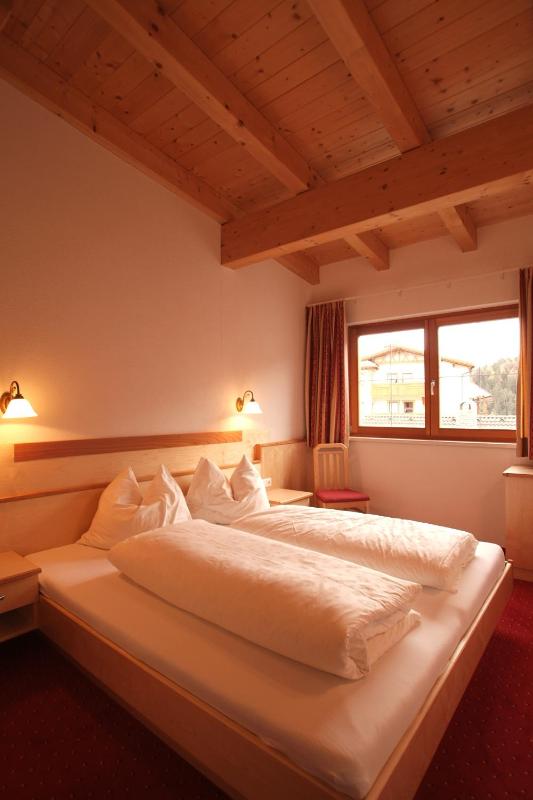 Comfort Two-Bedroom Apartment with Balcony image 1