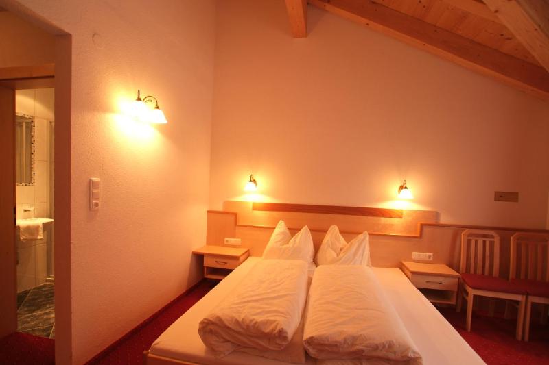 Comfort Two-Bedroom Apartment with Balcony image 2