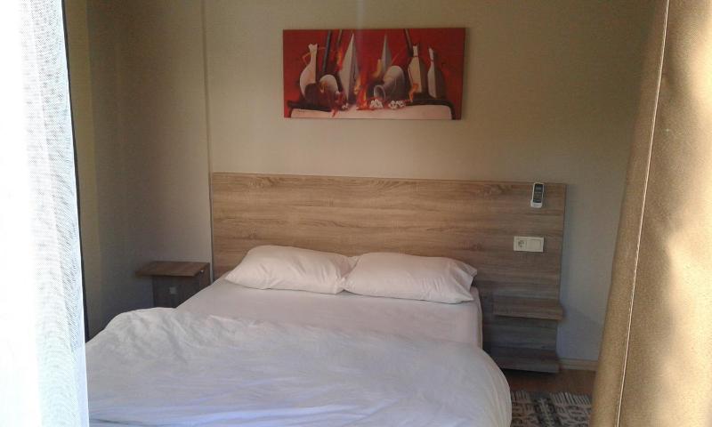 Double Room with Balcony image 2
