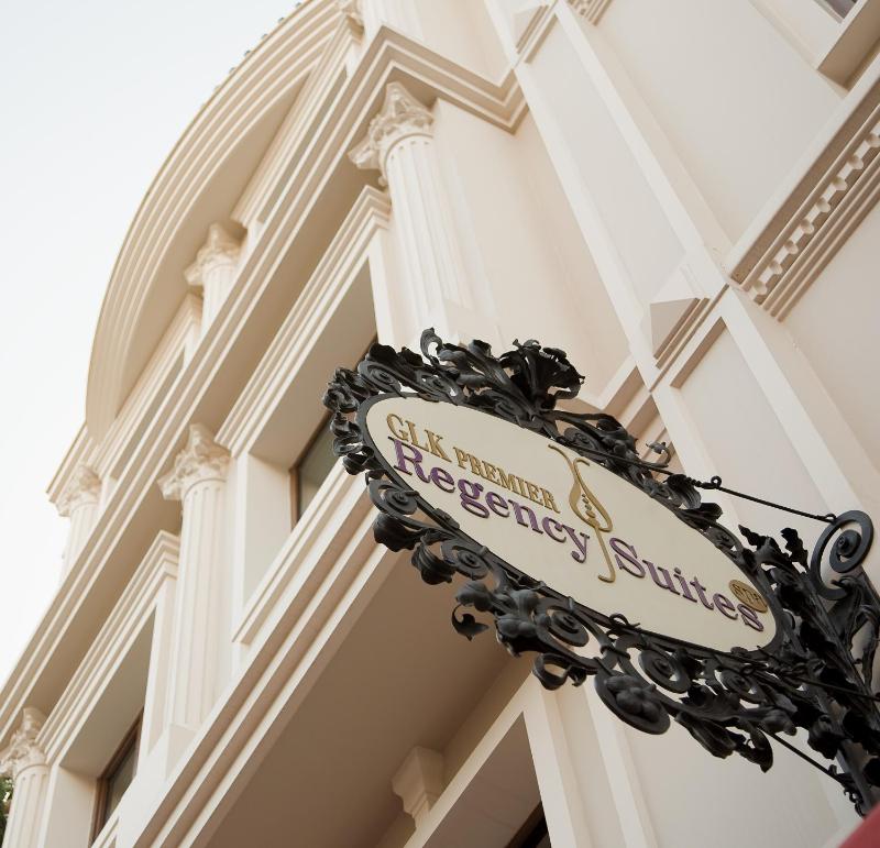 Deluxe Queen Suite image 1