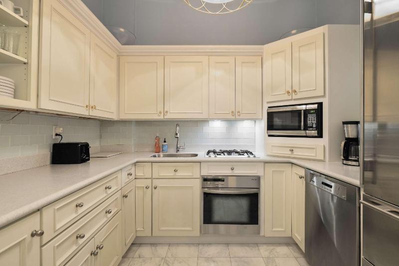 Apex Executive Apartments - Washington Square Park NY - image 13