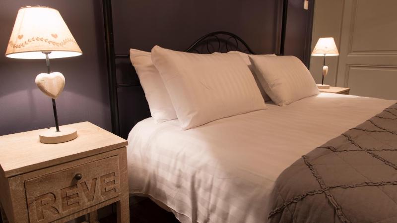 Deluxe Double Room image 3