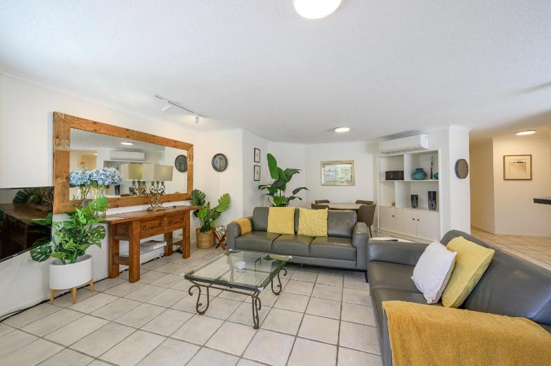 Delightful apartment close to the beach Sunshine Beach - image 16