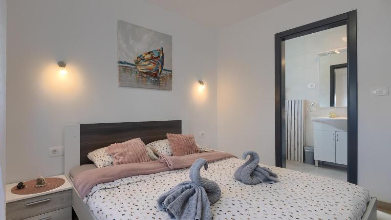 Villa La Perla by Villas Guide - image 33