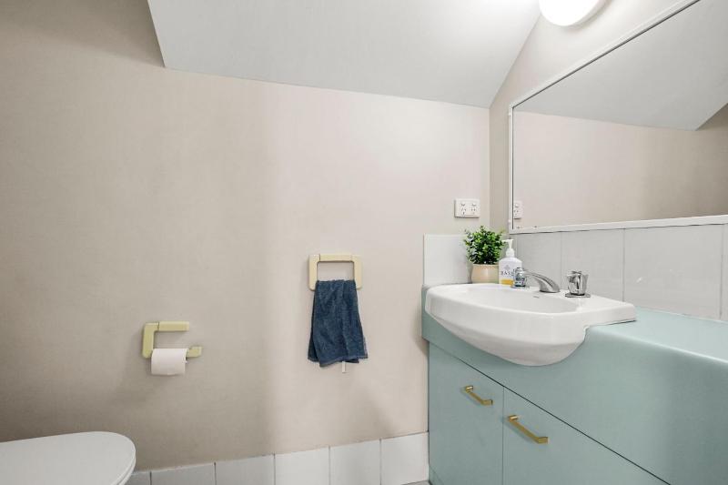 Whitecaps Resort Unit 4 44 Edmund Street KIngs B - image 11