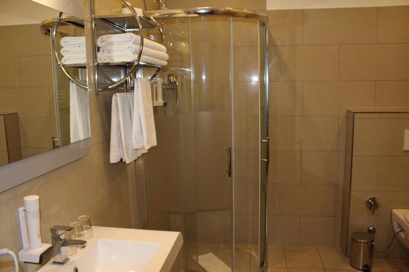 Triple Room with Balcony image 3