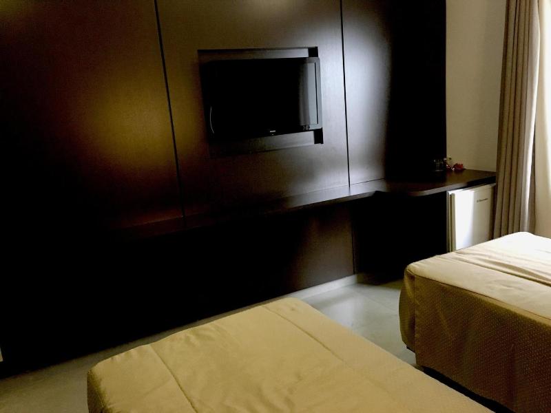 Hotel Lugus - image 16