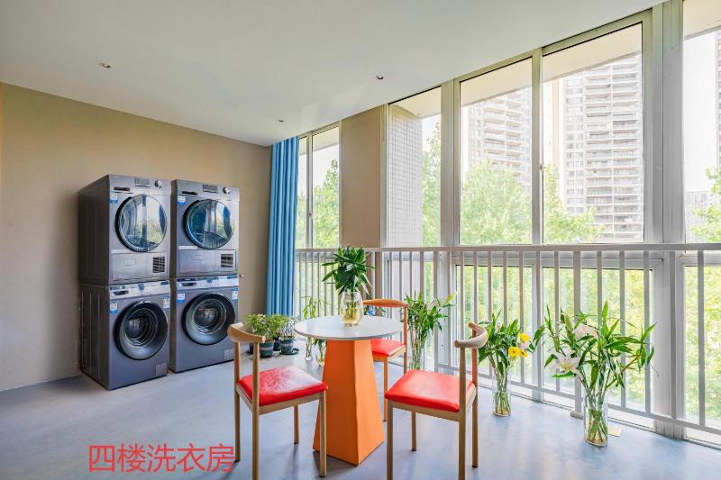 四月天酒店 成都九眼桥牛市口地铁站店 - image 4