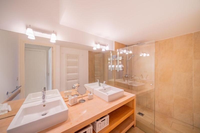 Charming A C House 2BR 4P - Saint-Tropez - image 7