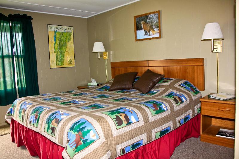  King Bed Room/Cabin image 4