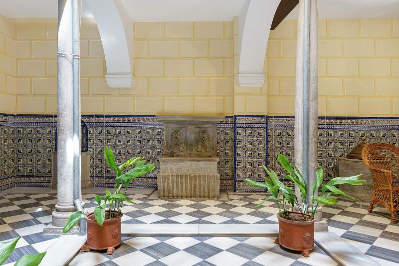 Downtown The Jerónimos Suite Free - image 2