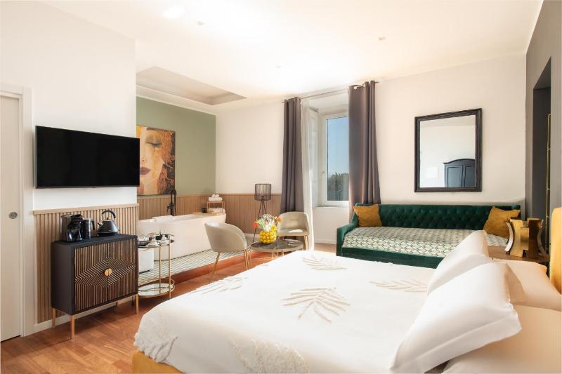 MareLuna Rooms - image 4