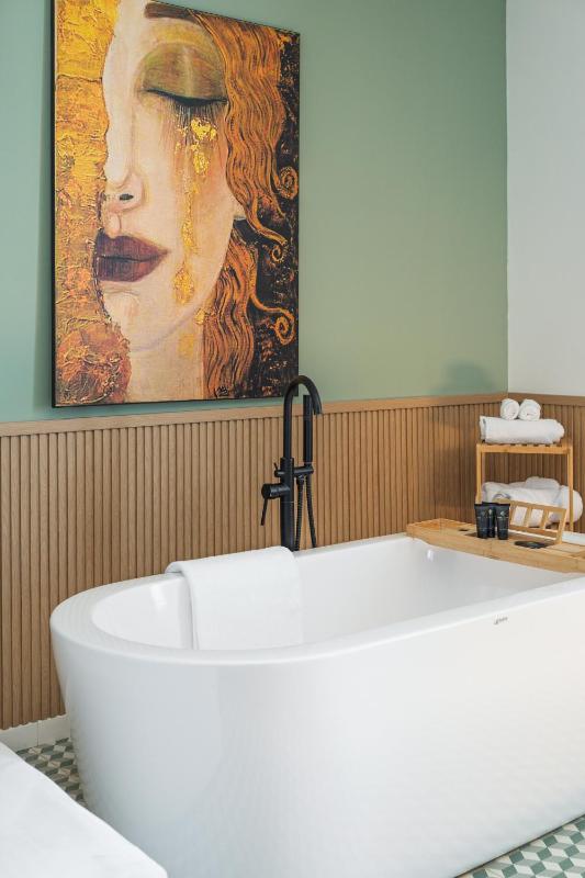 MareLuna Rooms - image 3