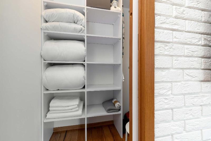 Nowoczesny Apartament przy Klifie Redłowskim w Gdyni by Noclegi Renters - image 2