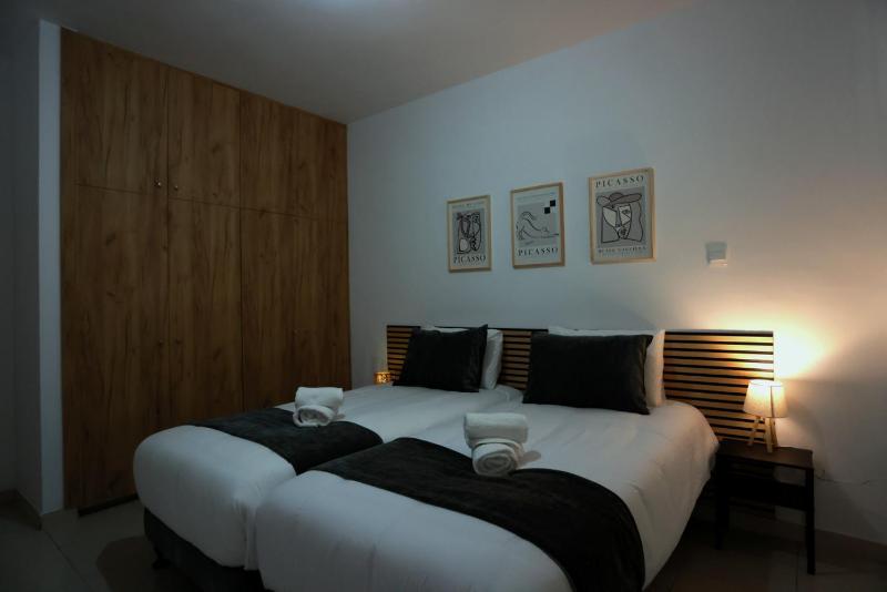 TelMar Central Modern Retreat - image 12