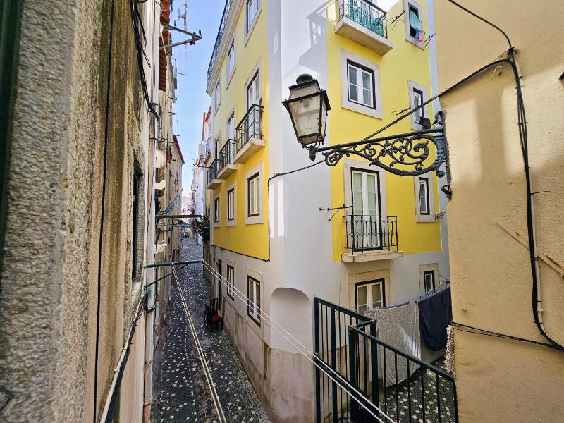 Martim Moniz Charming by Lisbon Village Apartments - image 12
