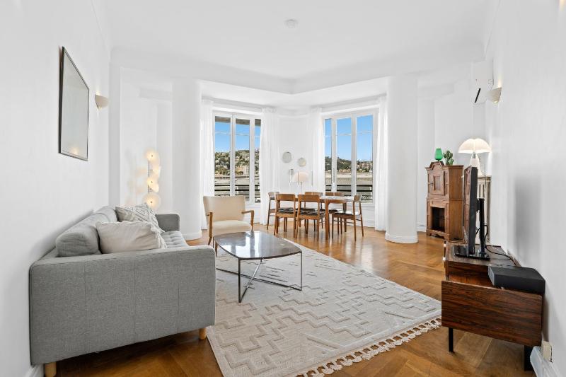 Nice Renting - AUBER - Elegant Bright View Station AC Elevator - image 1