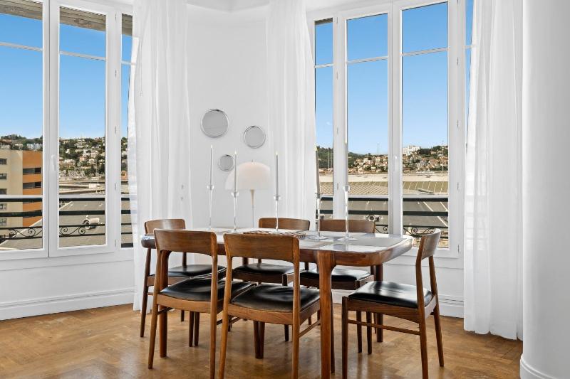 Nice Renting - AUBER - Elegant Bright View Station AC Elevator - image 11
