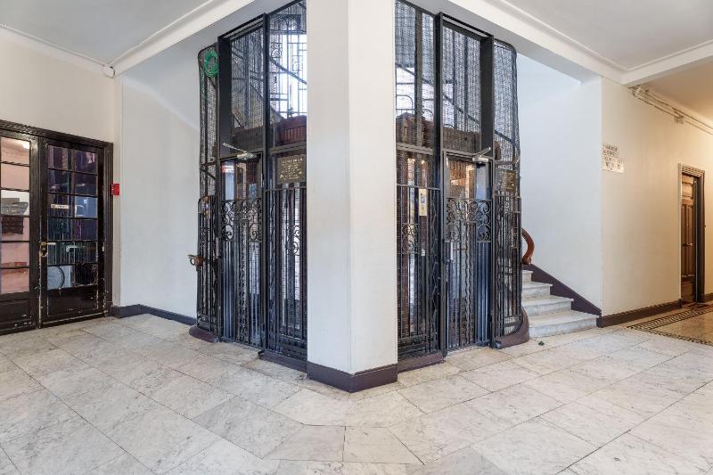 Nice Renting - AUBER - Elegant Bright View Station AC Elevator - image 2