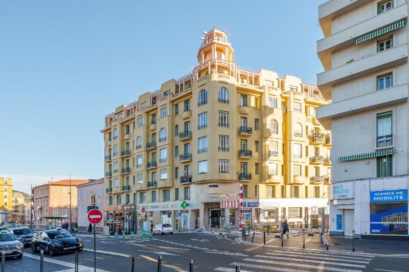 Nice Renting - AUBER - Elegant Bright View Station AC Elevator - image 6