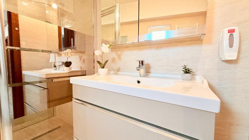 Timeless Stay - Stylish 2BR near Unirii & Cathedral - image 14