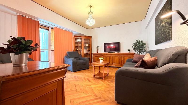 Timeless Stay - Stylish 2BR near Unirii & Cathedral - image 9