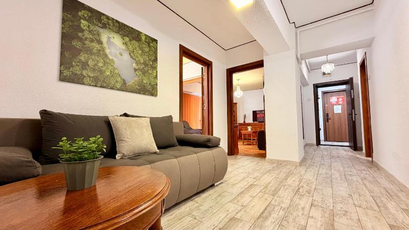 Timeless Stay - Stylish 2BR near Unirii & Cathedral - image 12