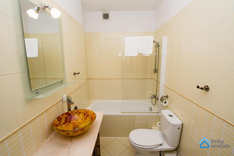 Jasne i Eleganckie Studio 3city w Sopocie by Noclegi Renters - image 3