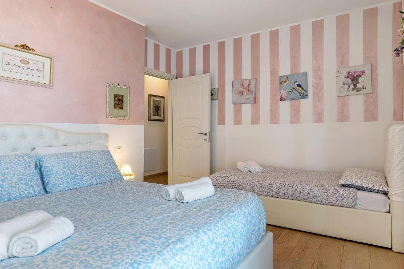 Bardolino Golden Hill - image 13