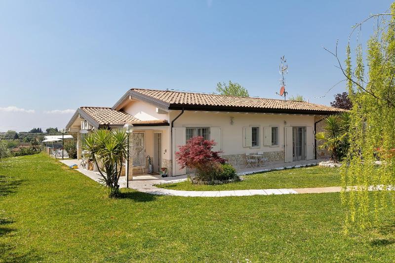 Bardolino Golden Hill - image 17