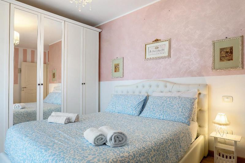 Bardolino Golden Hill - image 19