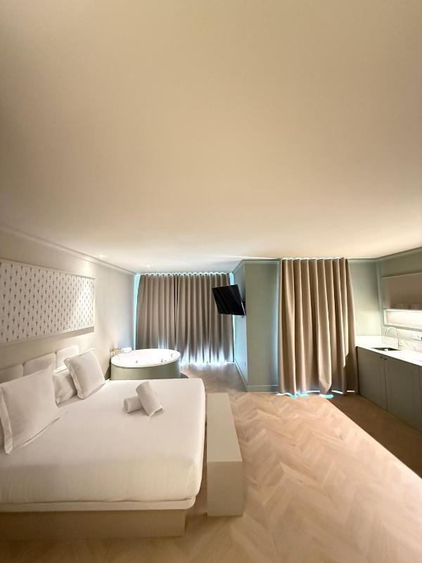 AT Boutique Alma - image 11