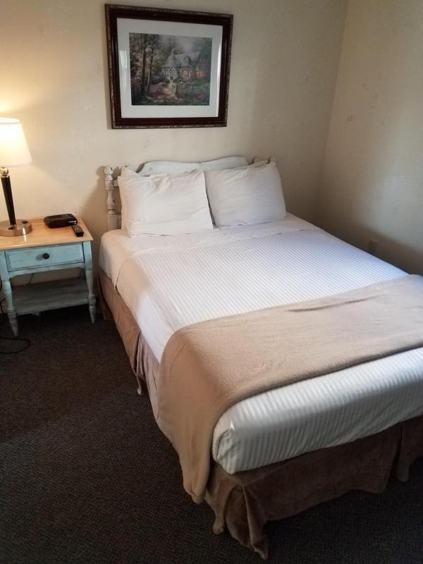 Queen Room with Two Queen Beds Second Floor image 2