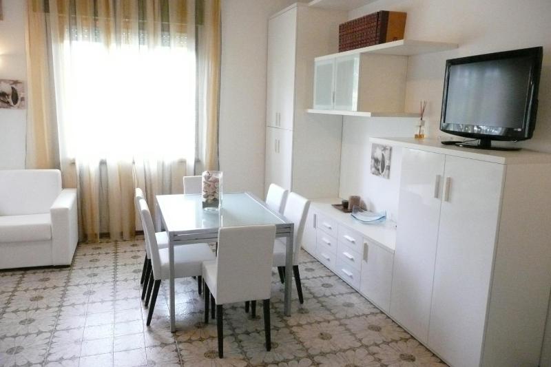 Two-Bedroom Apartment (6 Adults) image 3