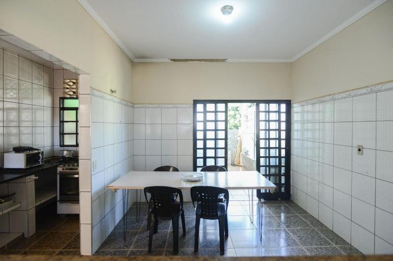 Casa com Churrasqueira e WiFi em Parque Ribeirao - image 21