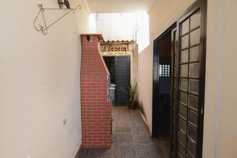 Casa com Churrasqueira e WiFi em Parque Ribeirao - image 12