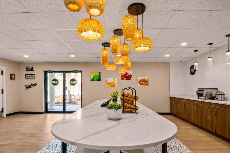 B&B HOTEL Jacksonville Airport - Newly Renovated! - image 23