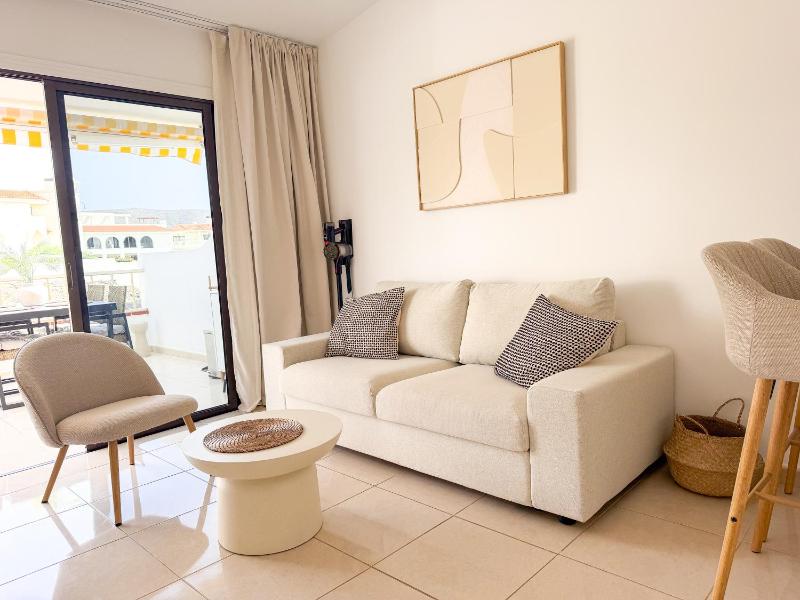 Coastal Modern Apartment Los Cristianos - Heated Pool AC Big Terrace - image 16