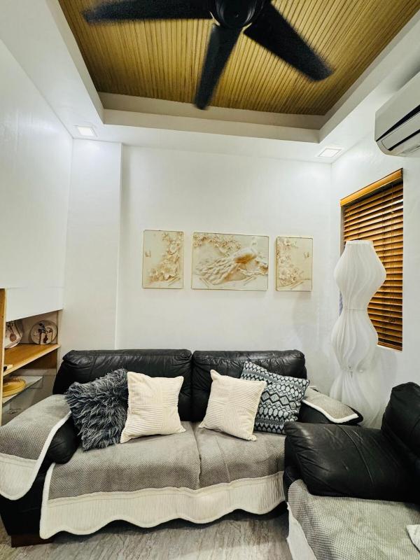 3BR Near airport Condo with Work stations - image 12