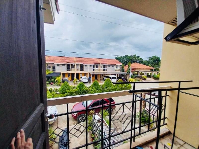 3BR Near airport Condo with Work stations - image 11