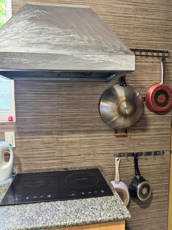 3BR Near airport Condo with Work stations - image 14