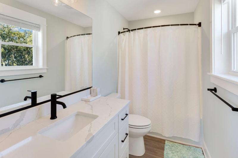 BCW33A - OBX Beach Retreat - image 32