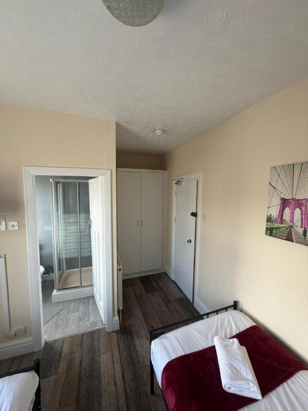 South Cliff Hotel - image 27