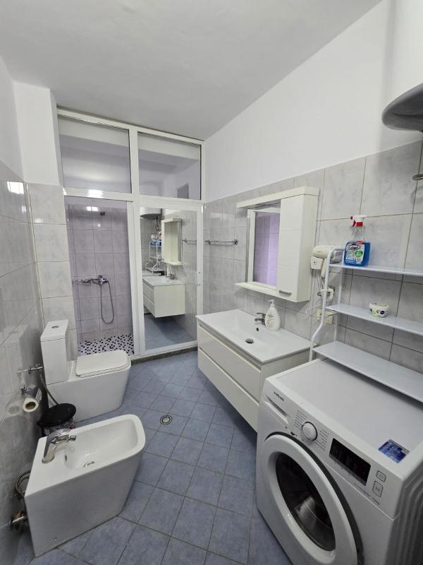 Apartment Lungomare Vlore - image 11