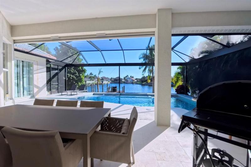 VRCC Villa Alba - waterfront villa with boat dock - image 32