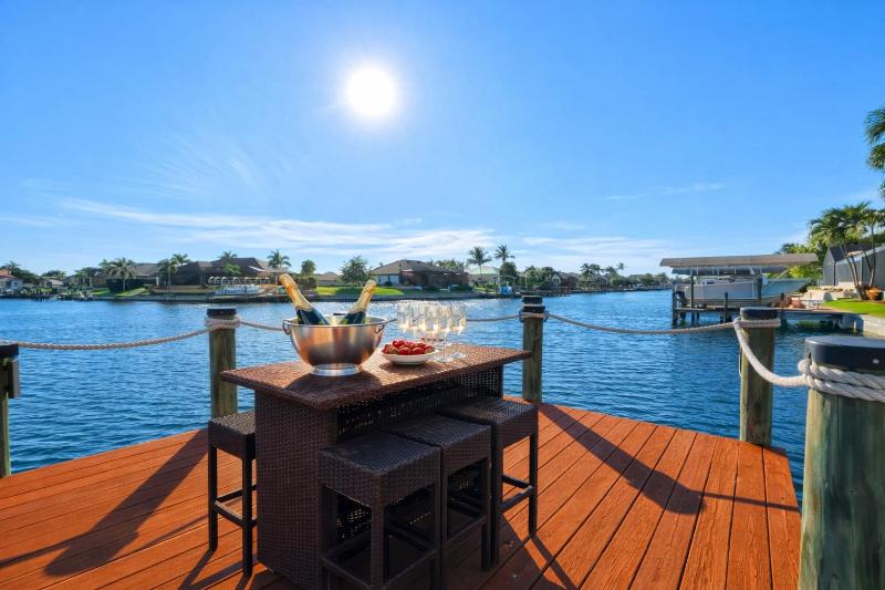 VRCC Villa Alba - waterfront villa with boat dock - image 45