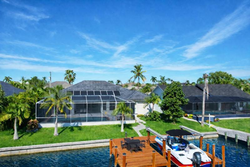VRCC Villa Alba - waterfront villa with boat dock - image 9